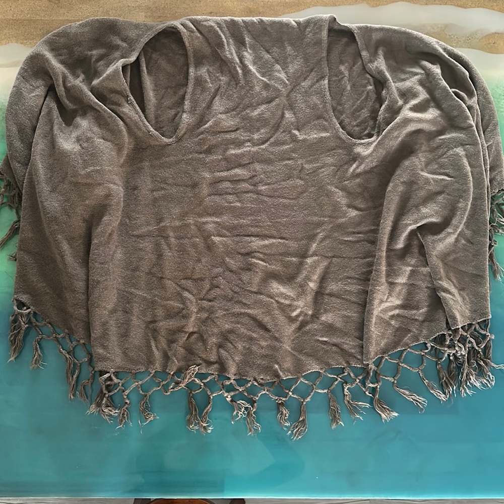 LOOK Shawl, two arm holes, wrap around